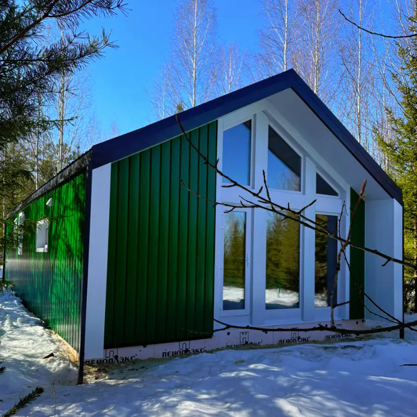 Фото 1 Фасада барнхауса Евро-Брус под брус цвет RAL 6002 Зеленый Лист